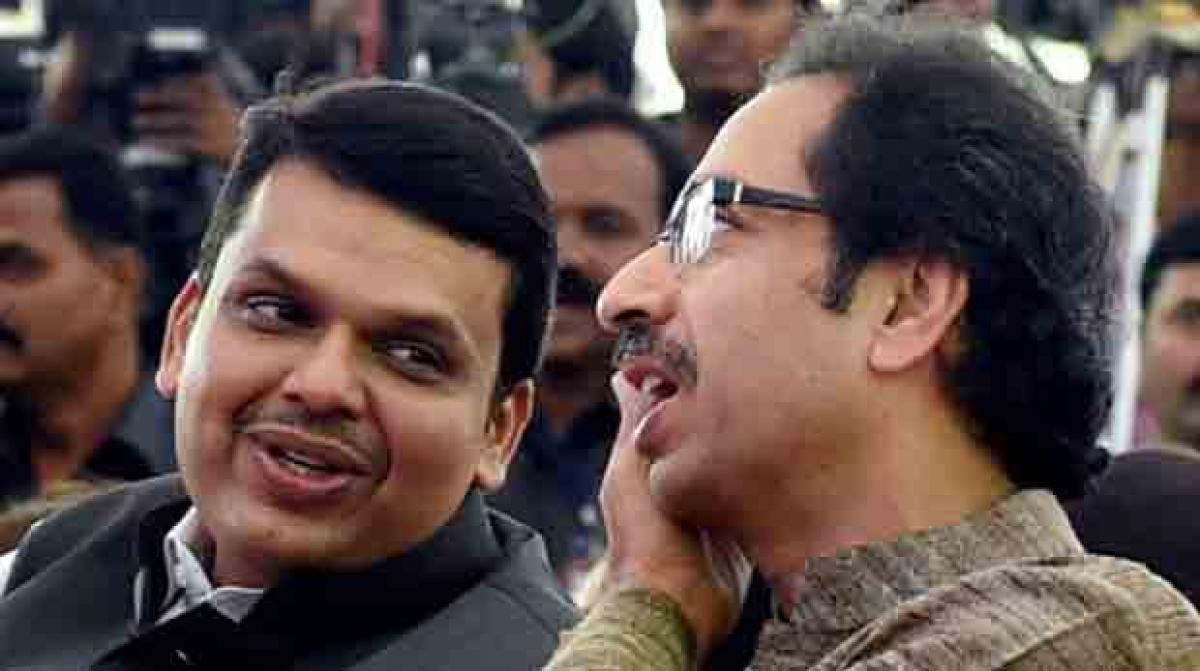 Devendra Fadnavis makes conciliatory gesture towards Sena